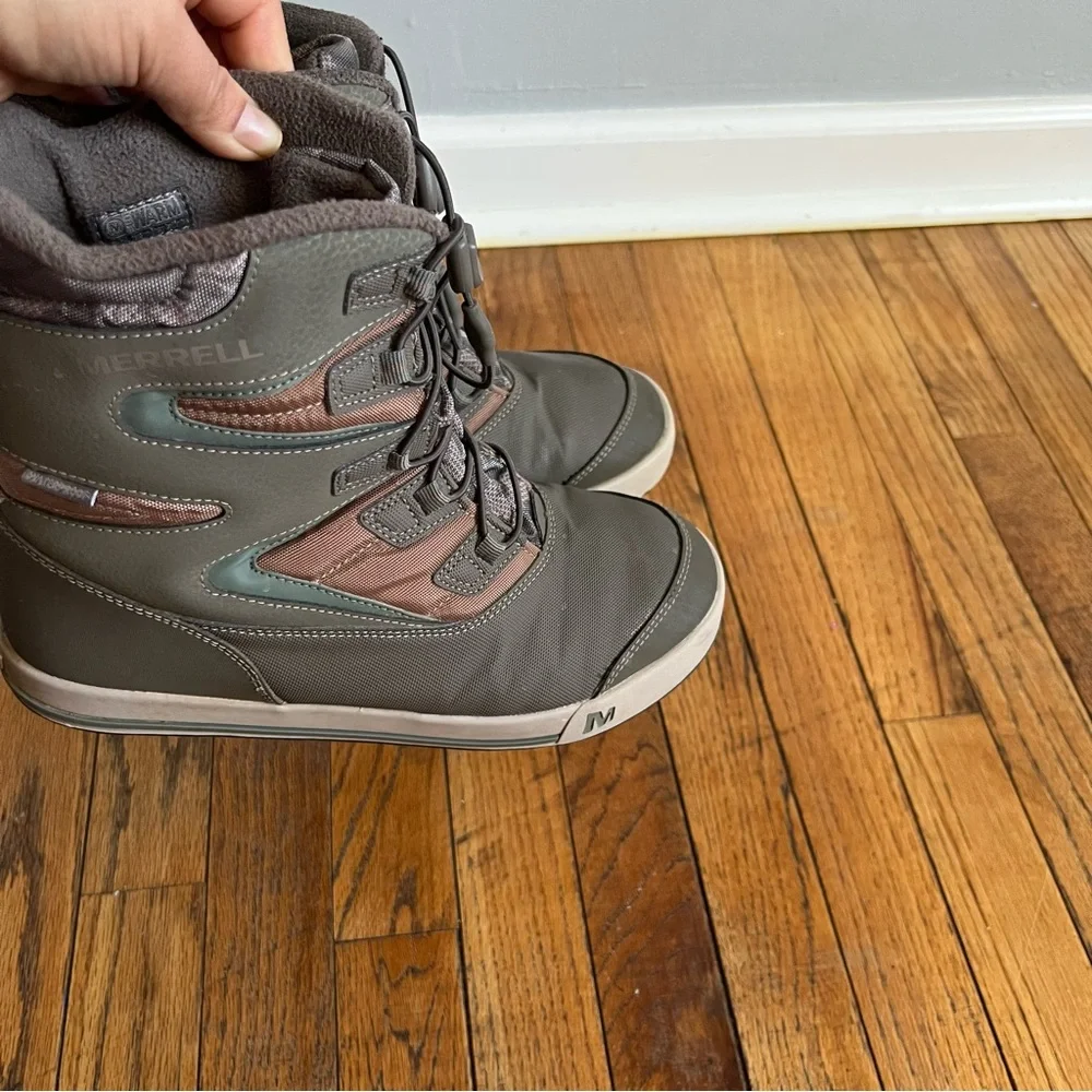 Merrell women’s‎ waterproof boots size 7